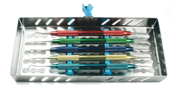 Набор инструментов для моделирования из 5 предметов с полыми внутри металлическими ручками в стерилизаторе 5000-2с ЮП/UP